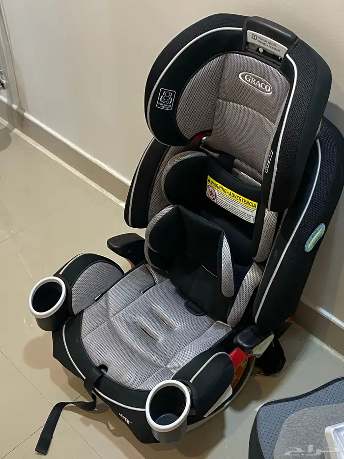 للبيع كرسي سيارة للأطفال من Graco - موديل 4 في 1 1