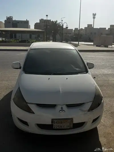 مستبيشي جرانديز 2010 4