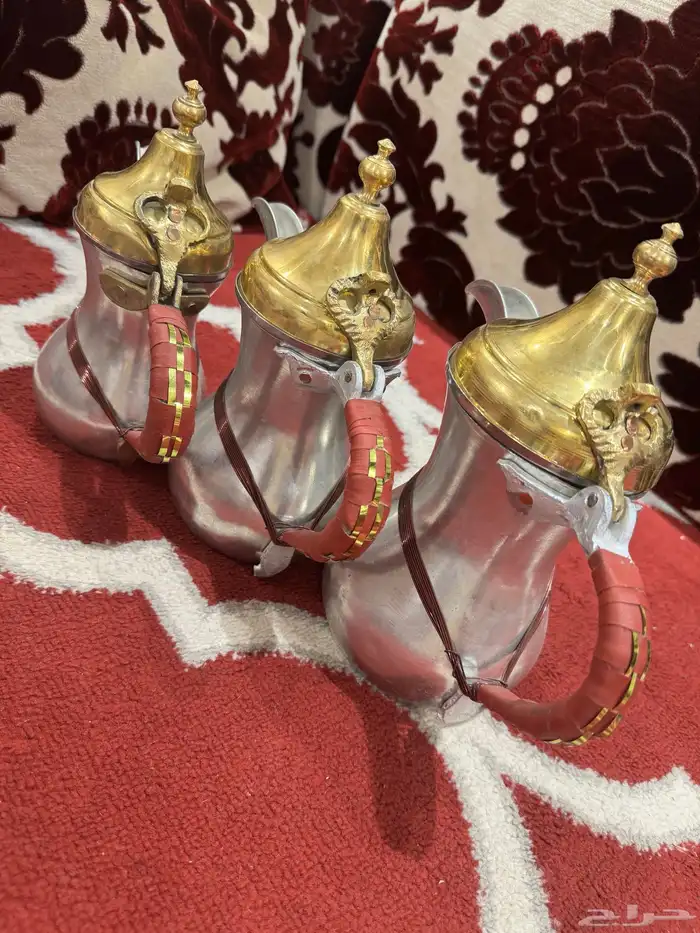 للبيع ثلاث دلال بغداديه خوات طقم نحاس احمر 9