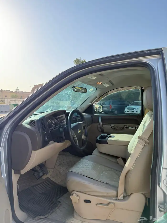 سلفرادو 2013 فضي Z71 نص فل. 8