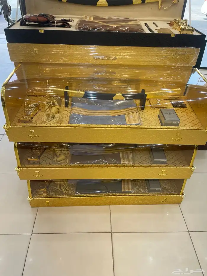 هدايا زواج بشت عريس سيف تخرج درع ترقية 8