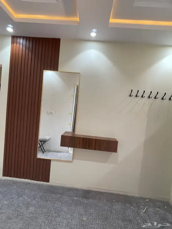 تفصيل غرف نوم وتركيب ديكورات خشبية والتنجيد دهان الأبواب 9