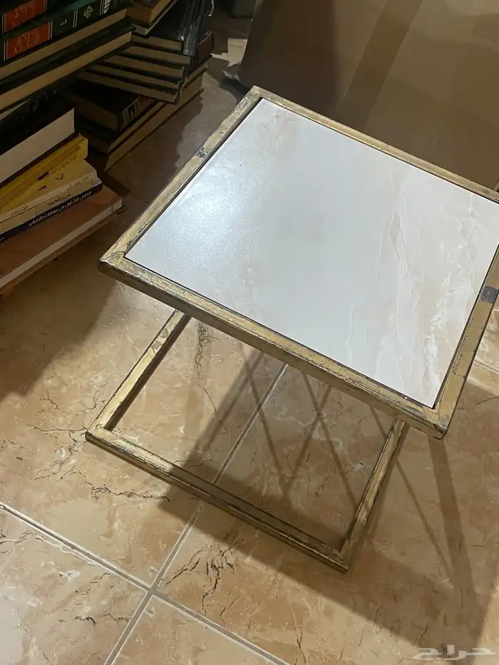 طاولة للبيع 2