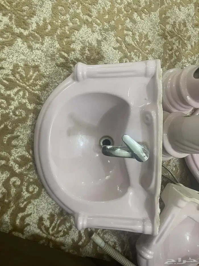 فرن كبير وعدد 3 مغاسل 1