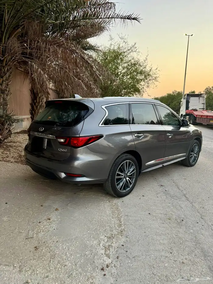 إنفينيتي - QX60 - 2019 - سعودي - فل كامل 12