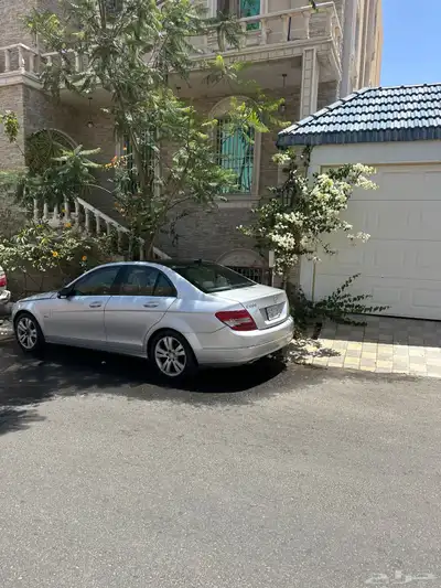 مرسيدس بنز C200 موديل 2011 1