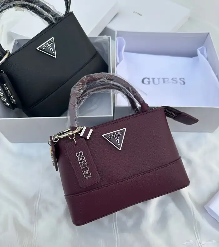 شنط اقنر وسان لوران وشانيل 62