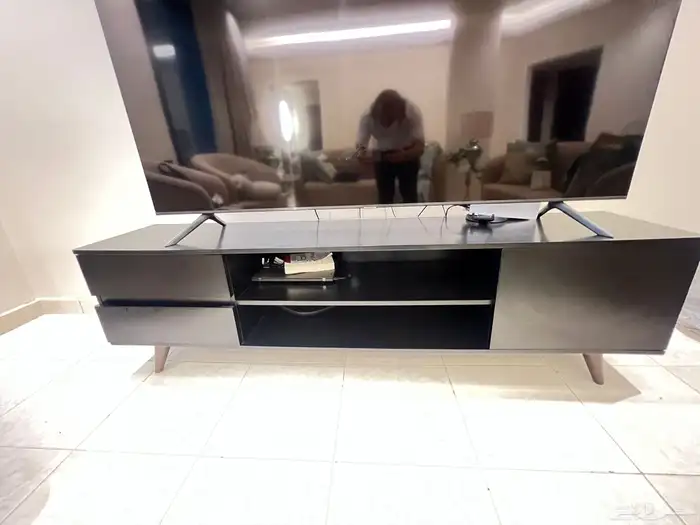 طاولة تلفزيون 5