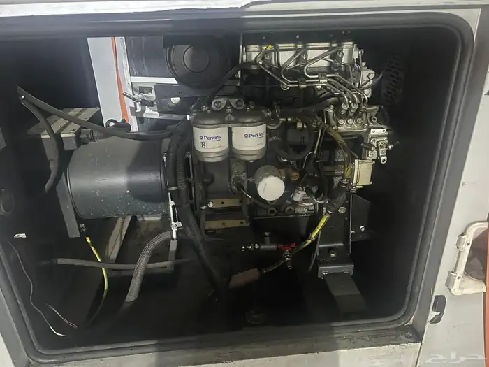 مولد بيركنز18كيلوه 3 سلندر العدد 5مولدات شبه جديد يوجد 1