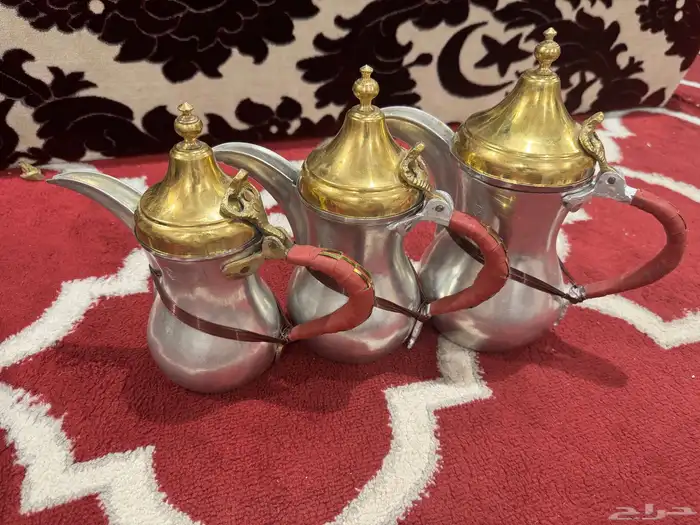 للبيع ثلاث دلال بغداديه خوات طقم نحاس احمر 0