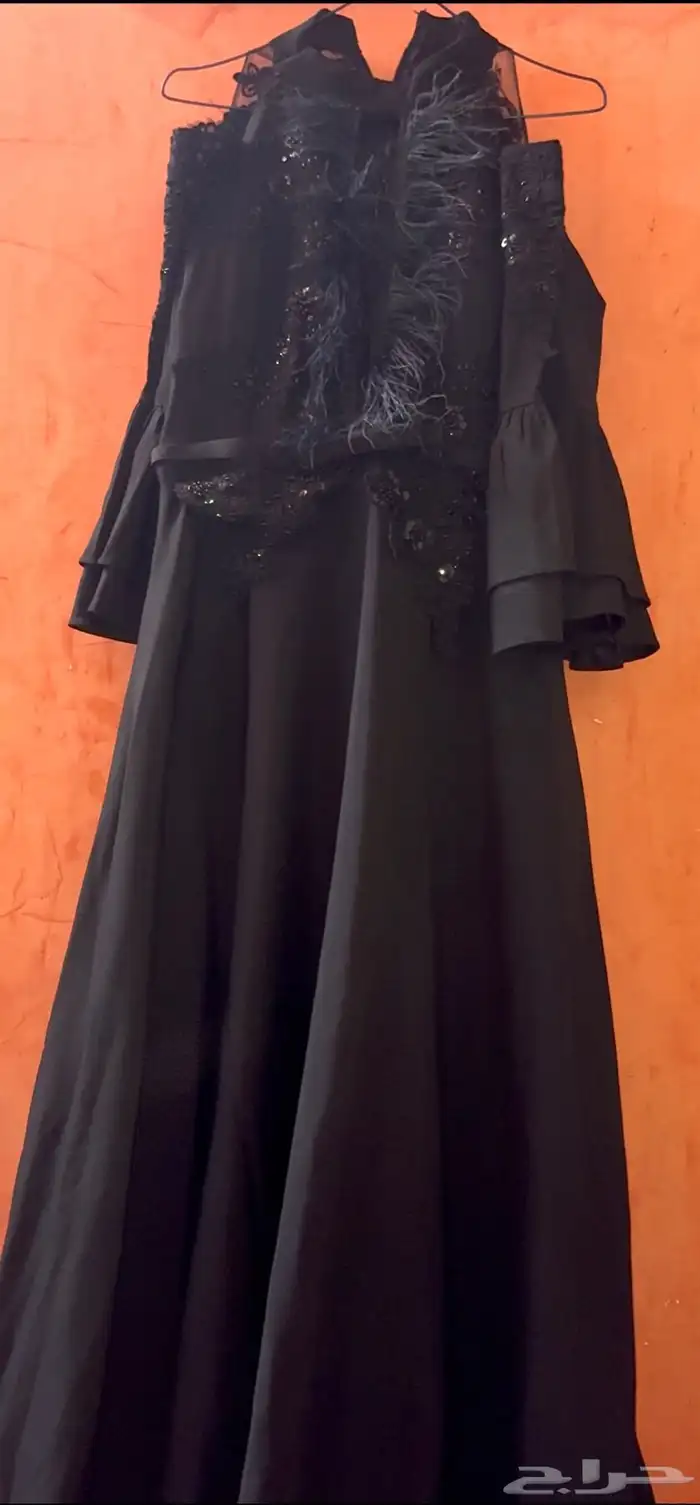 فساتين للبيع بسعر مناسب 1