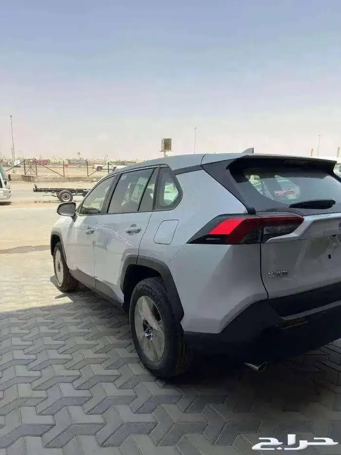 تويوتا راف فور LE بنزين دبل 2025 نقدا وتقسيط 2
