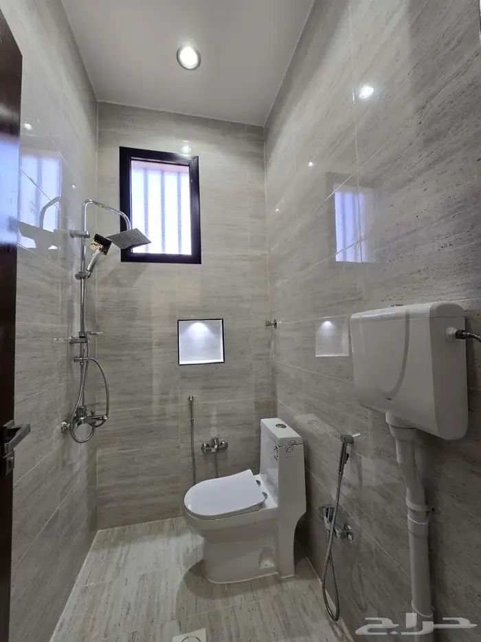 روف علوي فاخر للبيع بحي الزهور المحالة 35