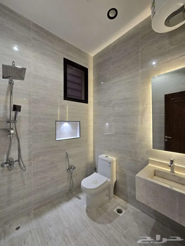 روف علوي فاخر للبيع بحي الزهور المحالة 3