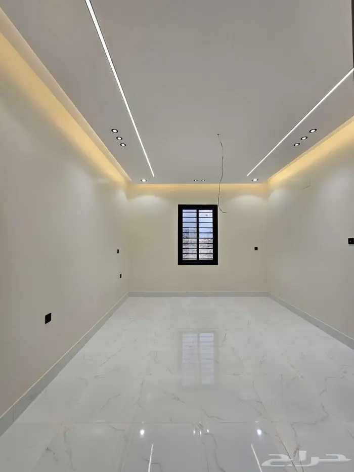 روف علوي فاخر للبيع بحي الزهور المحالة 15