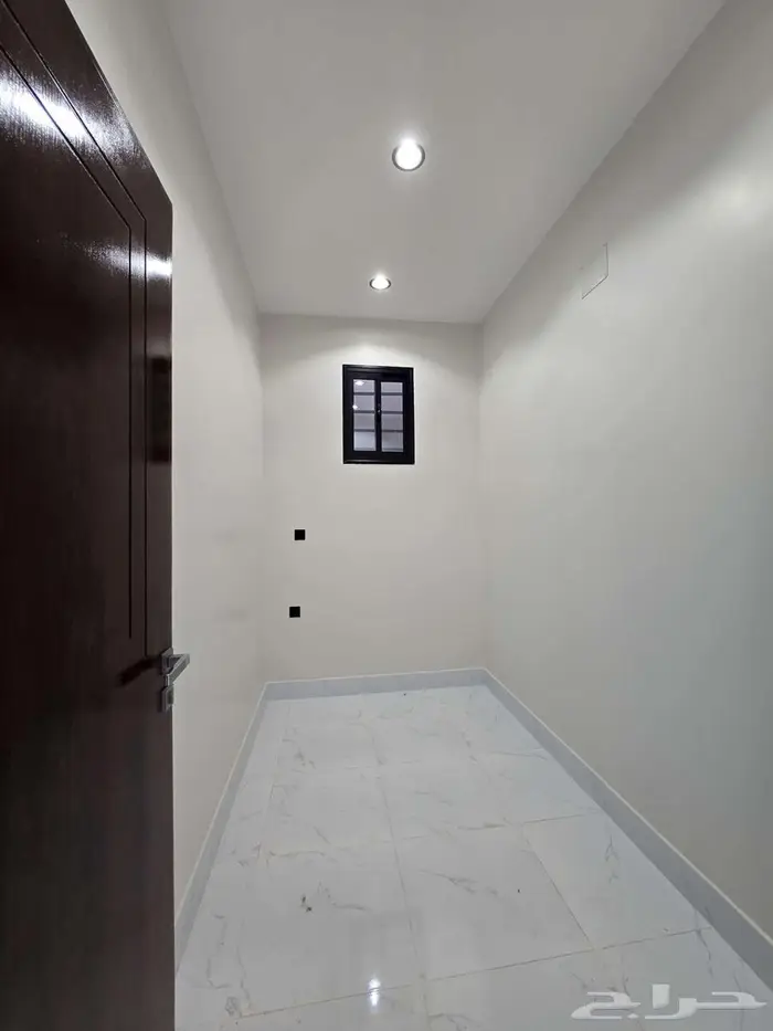 روف علوي فاخر للبيع بحي الزهور المحالة 14
