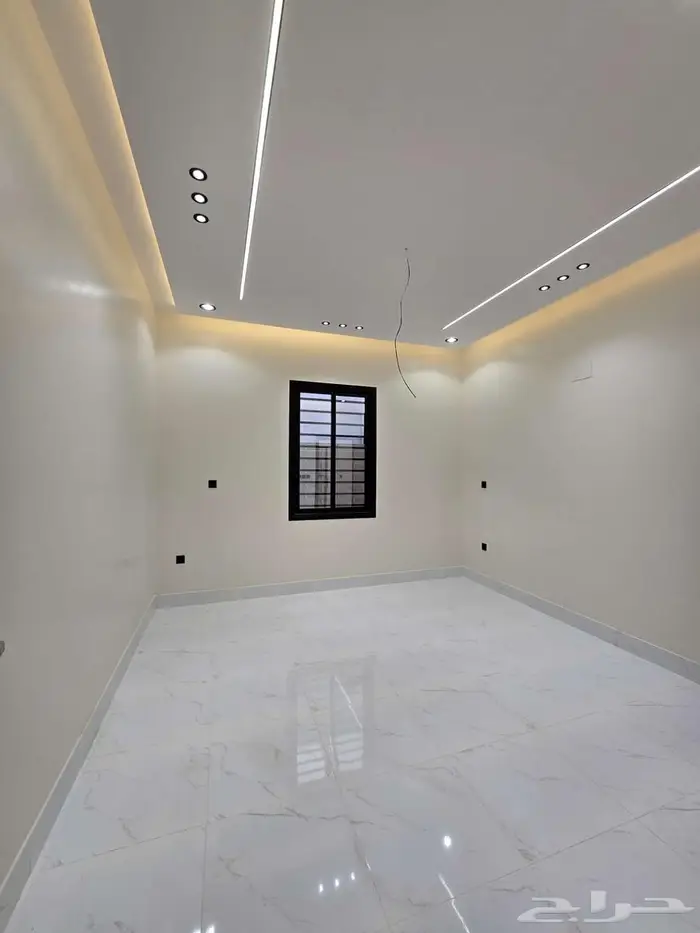 روف علوي فاخر للبيع بحي الزهور المحالة 10