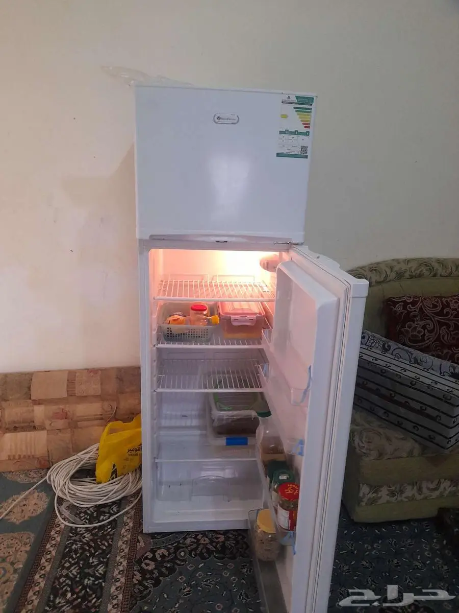 تلاجةجديد و3 سراير حديد مع 3 مراتب نظيفة بسيط اقل من شهر 1