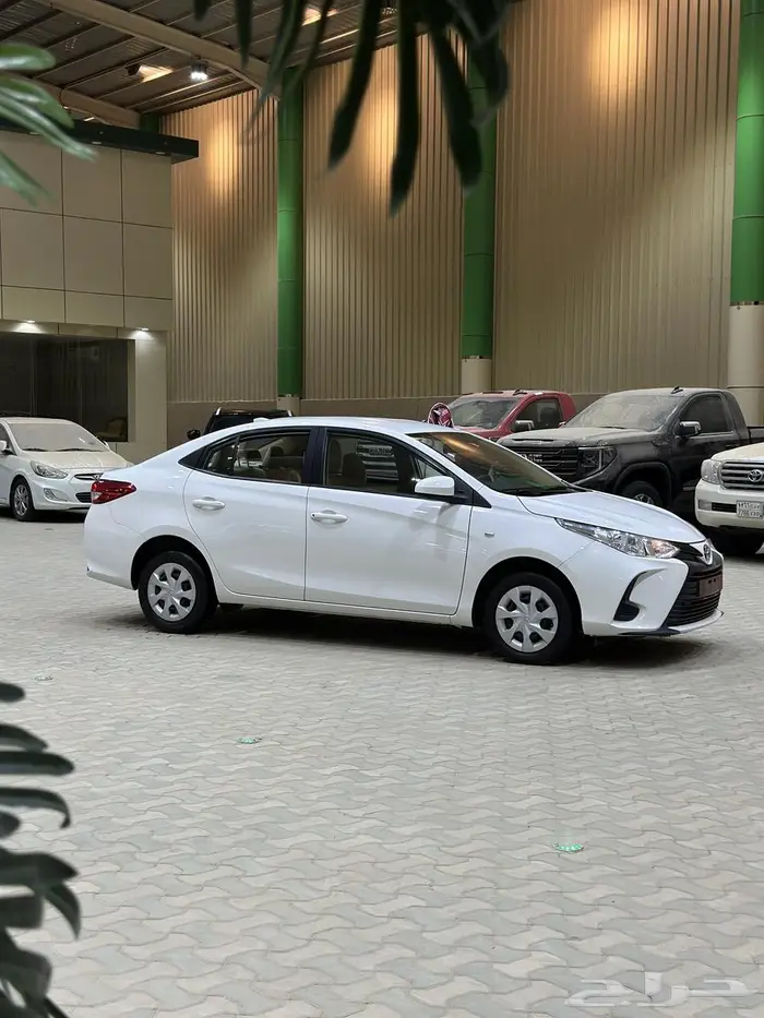 تويوتا يارس 2022 استاندر ( بطاقه) 5