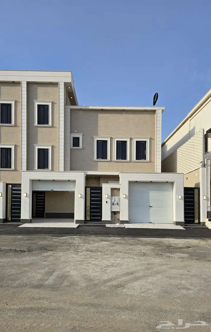 روف علوي فاخر للبيع بحي الزهور المحالة 1