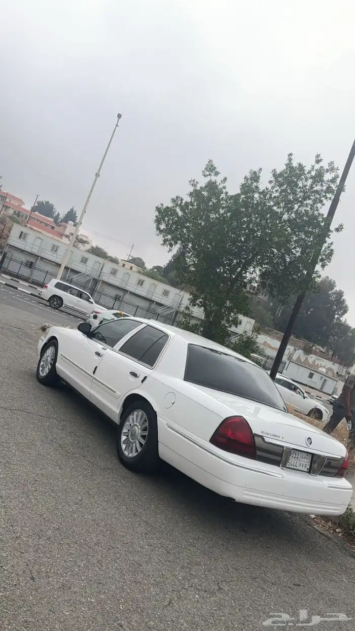 جراند ماركيز 2008 نظيف جدا 12