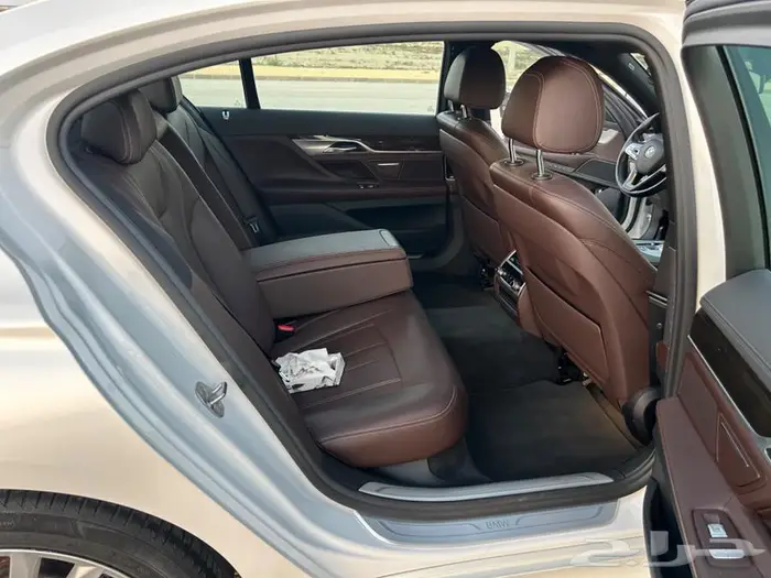 BMW الفئة السابعة موديل 2019 نظيفة جدا 16