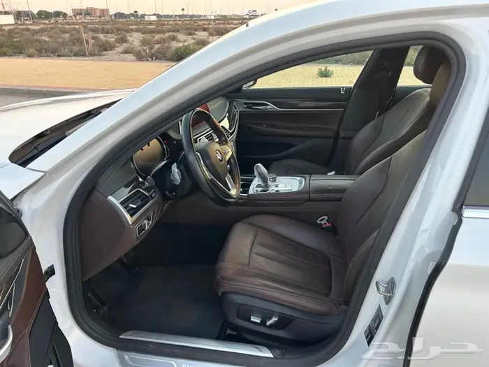 BMW الفئة السابعة موديل 2019 نظيفة جدا 9