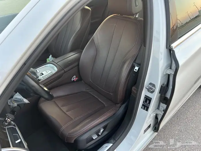 BMW الفئة السابعة موديل 2019 نظيفة جدا 10