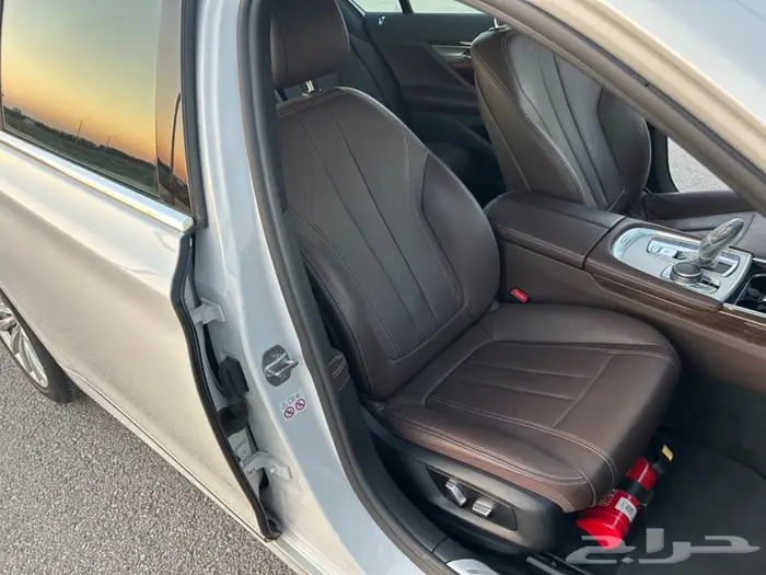 BMW الفئة السابعة موديل 2019 نظيفة جدا 12