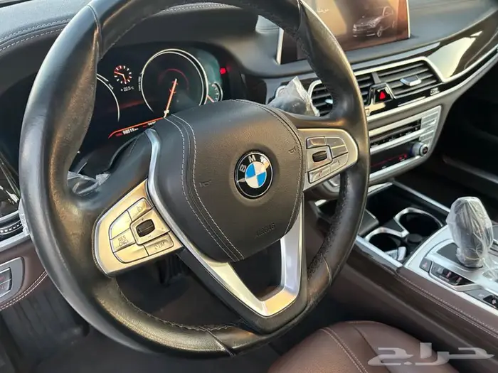 BMW الفئة السابعة موديل 2019 نظيفة جدا 19
