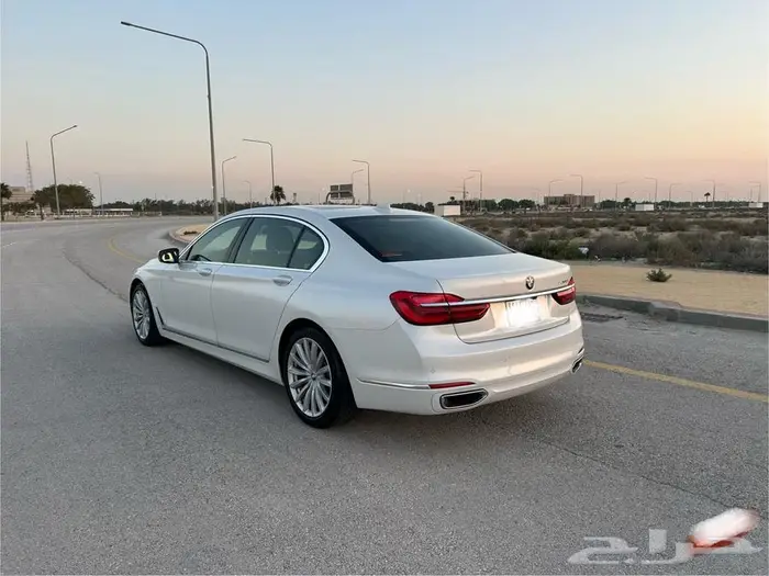 BMW الفئة السابعة موديل 2019 نظيفة جدا 7