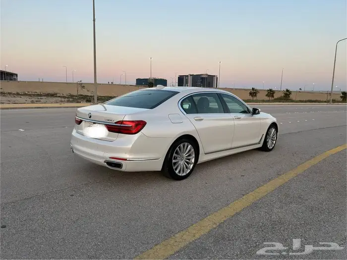 BMW الفئة السابعة موديل 2019 نظيفة جدا 6