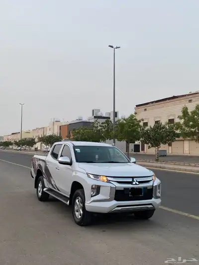 للبيع مستبيشي L200 شد بلد منوت المستخدم 1
