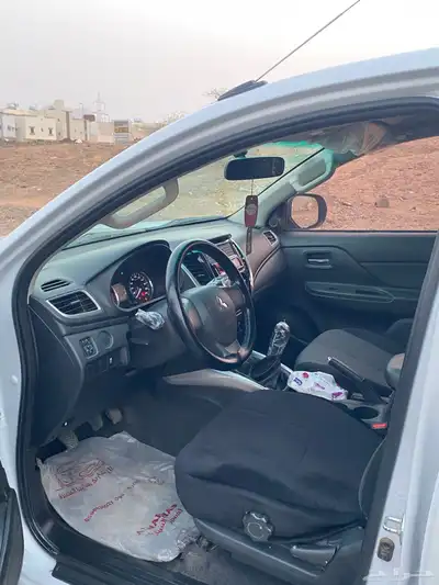 للبيع مستبيشي L200 شد بلد منوت المستخدم 6
