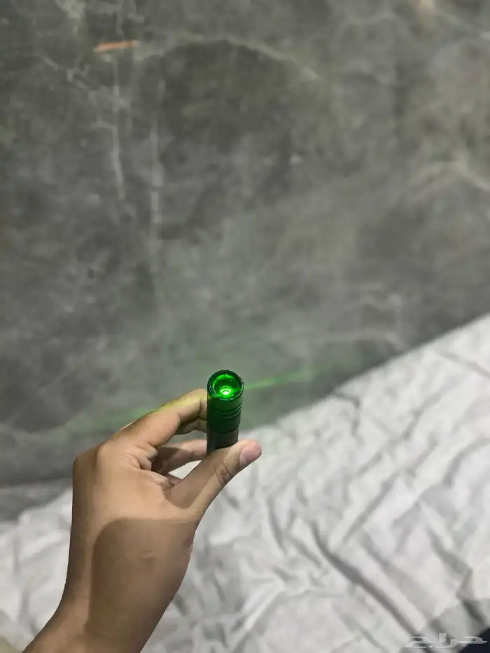 ليزر اخضر للبيع لا يجي الا الصامل ولاتشيل هم السعر 1