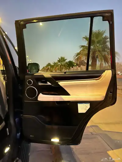 لكزس LX570s فل اوبشن DD 2018 قمة النظافة سعودي وكالة 27