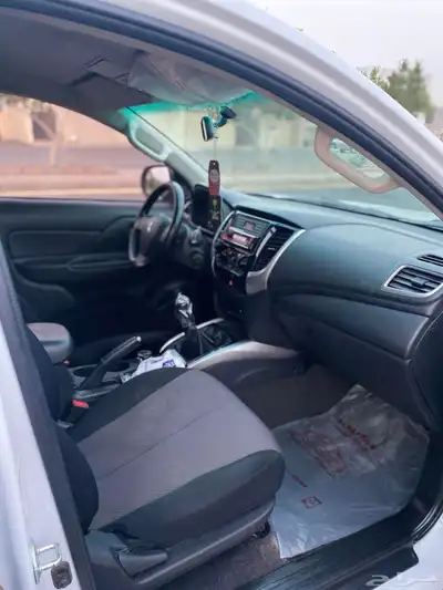 للبيع مستبيشي L200 شد بلد منوت المستخدم 12