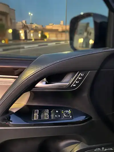 لكزس LX570s فل اوبشن DD 2018 قمة النظافة سعودي وكالة 9