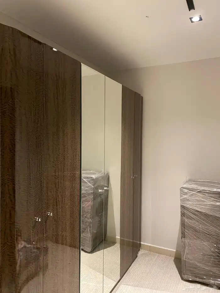 غرفة نوم من العبد اللطيف استخدام سنه وشوي ومرتبه طبيه 2