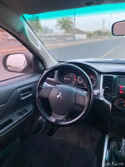 للبيع مستبيشي L200 شد بلد منوت المستخدم 14