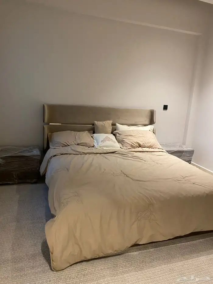 غرفة نوم من العبد اللطيف استخدام سنه وشوي ومرتبه طبيه 0