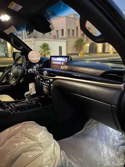 لكزس LX570s فل اوبشن DD 2018 قمة النظافة سعودي وكالة 33