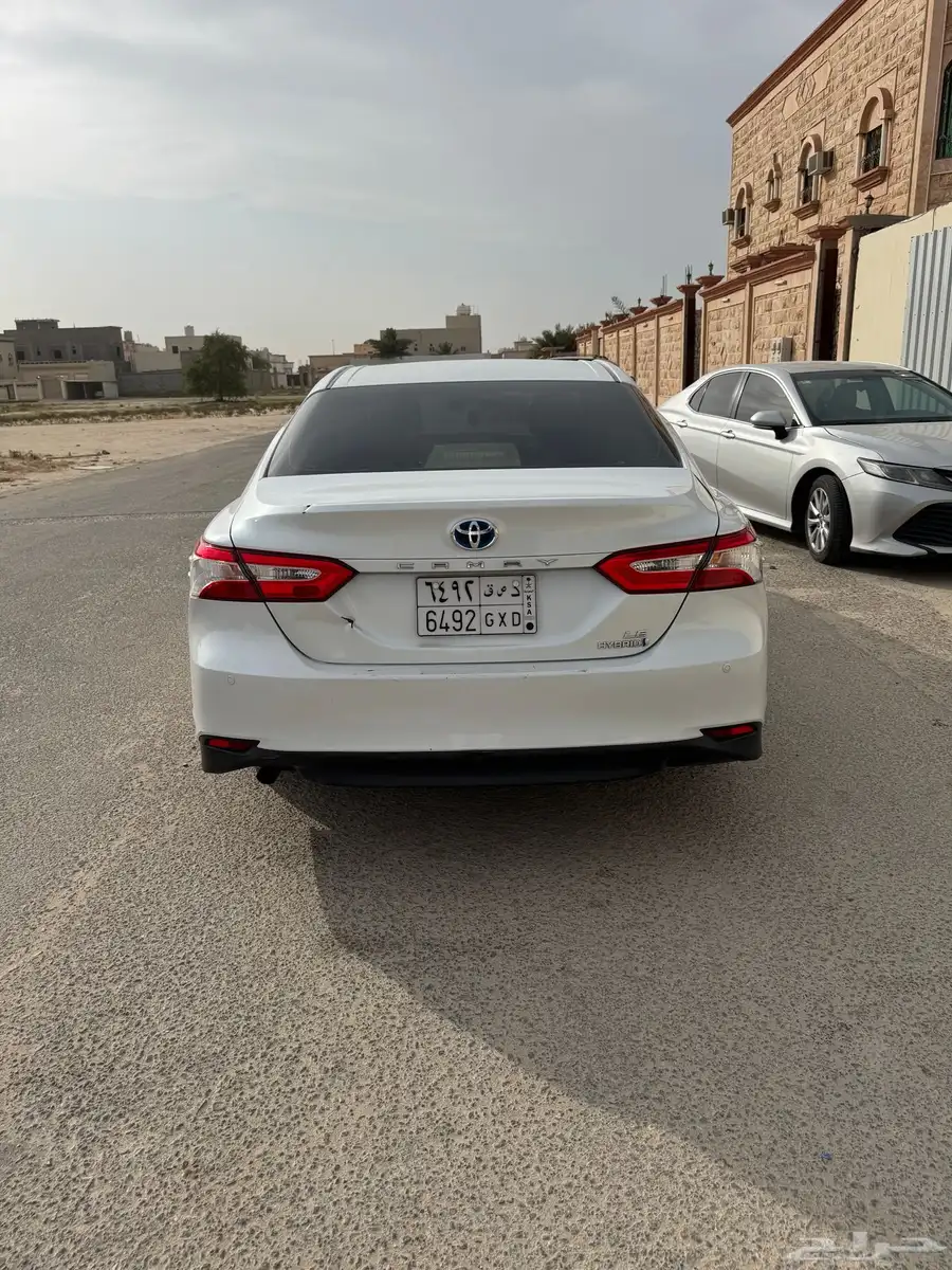 كامري هايبرد LE. 2018 3