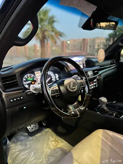 لكزس LX570s فل اوبشن DD 2018 قمة النظافة سعودي وكالة 11