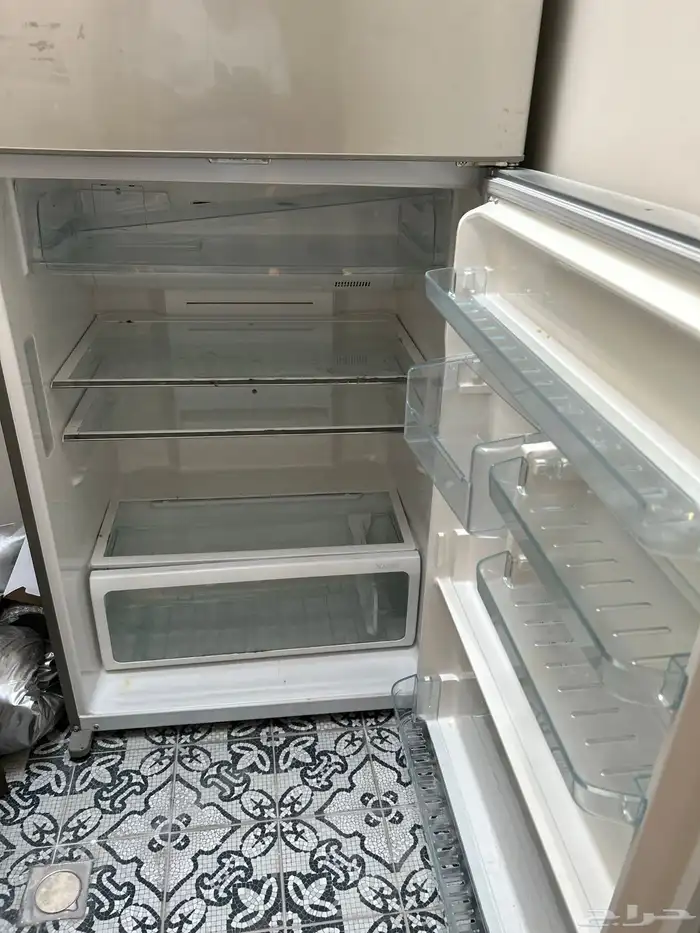 ثلاجة مع فريزر توشيبا انفرتر مستعمل نظيف 2