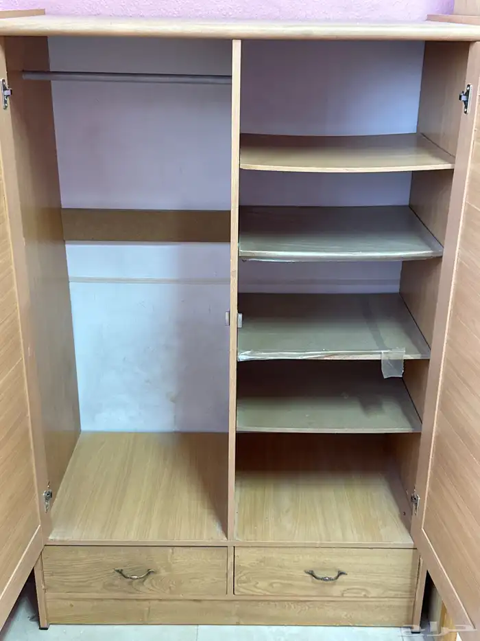مكتبة ودواليب و 2 pc وسرير وعلى السوم 6