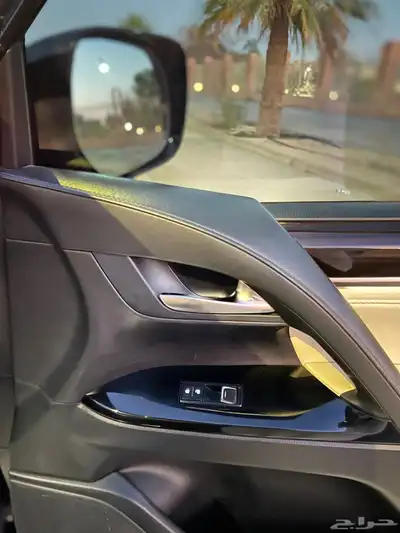 لكزس LX570s فل اوبشن DD 2018 قمة النظافة سعودي وكالة 32