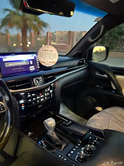 لكزس LX570s فل اوبشن DD 2018 قمة النظافة سعودي وكالة 15