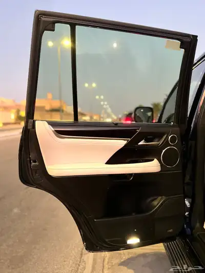 لكزس LX570s فل اوبشن DD 2018 قمة النظافة سعودي وكالة 18