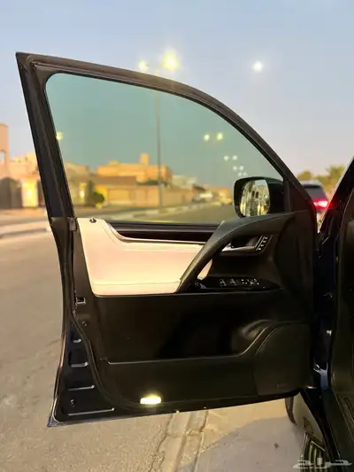 لكزس LX570s فل اوبشن DD 2018 قمة النظافة سعودي وكالة 8